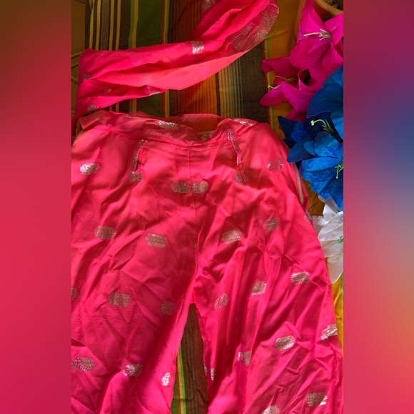 Fuchsia pink suit with silver print trouser - Picture 2 of 5